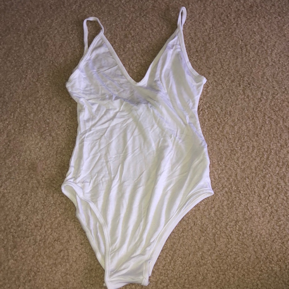 Boohoo white bodysuit v-neck